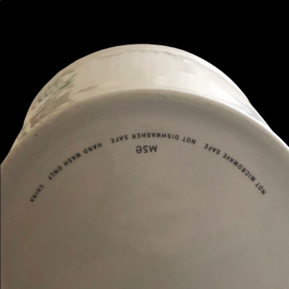 Martha Stewart Porcelain Vintage Tea Pot .Pattern is Golden Wreath . - Picture 2 of 3